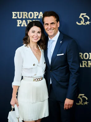 Katja und Thomas Mack auf dem "Blue Carpet" bei der Gala zum 50. Jubiläum des Europa-Park.