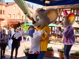 Ed Euromaus und Edda Euromausi beim Meet & Greet mit Kindern im Europa-Park. 