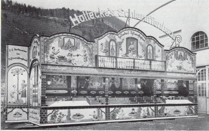 Schaustellerwagen "Hollecka’s Schlaraffenhaus“ der Marke Mack mit kunstvoller Bemalung auf dem Betriebsgelände Waldkirch.