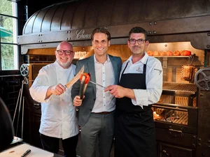Holger Strütt, Thomas Mack und Philippe Peuple bei der Eröffnung des Restaurants Amitié.
