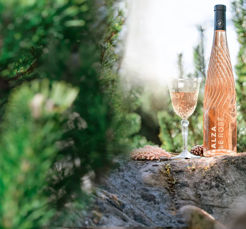 Die originelle Flasche des ALZA Le Rosé.