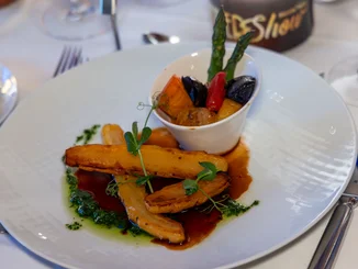 Ein Hauptgang des 4-Gänge-Menüs der Europa-Park Dinner-Show. 