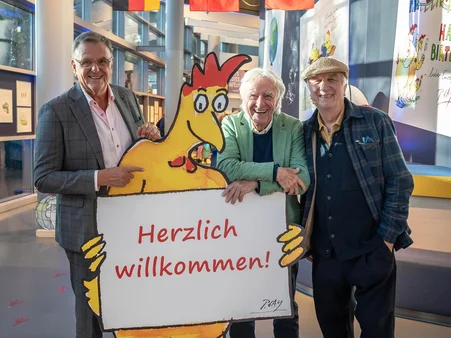 Roland Mack, Emil Steinberger et Peter Gaymann lors de l’exposition « Le rire au cœur des trois frontières, dessins de Peter Gaymann à Europa-Park ».
