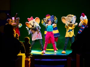 Alle Maskottchen des Europa-Park bei der JUNIOR CLUB Show.