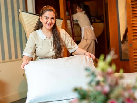 Deux collaboratrices du service d’entretien des hôtels Europa-Park Resort.