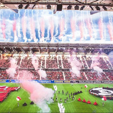 Das Europa-Park Stadion von Innen während des Heimspiels des SC Freiburg.