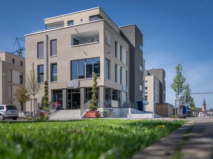 Das Gebäude des Welcome Center 75 von außen. 