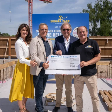 Roland and Miriam Mack presenting the donation to the ‘Little Heroes’ Children's House.